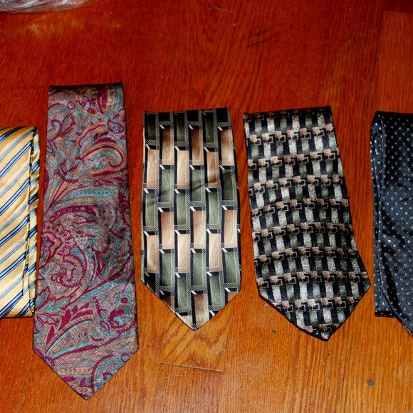 Mens Retro Vintage Ties Lot of 5 Stafford Van Heusen Arrow Chaps Geometric - Picture 1 of 2